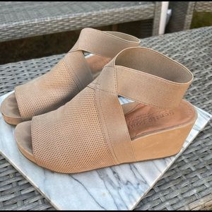Gentle souls sandals